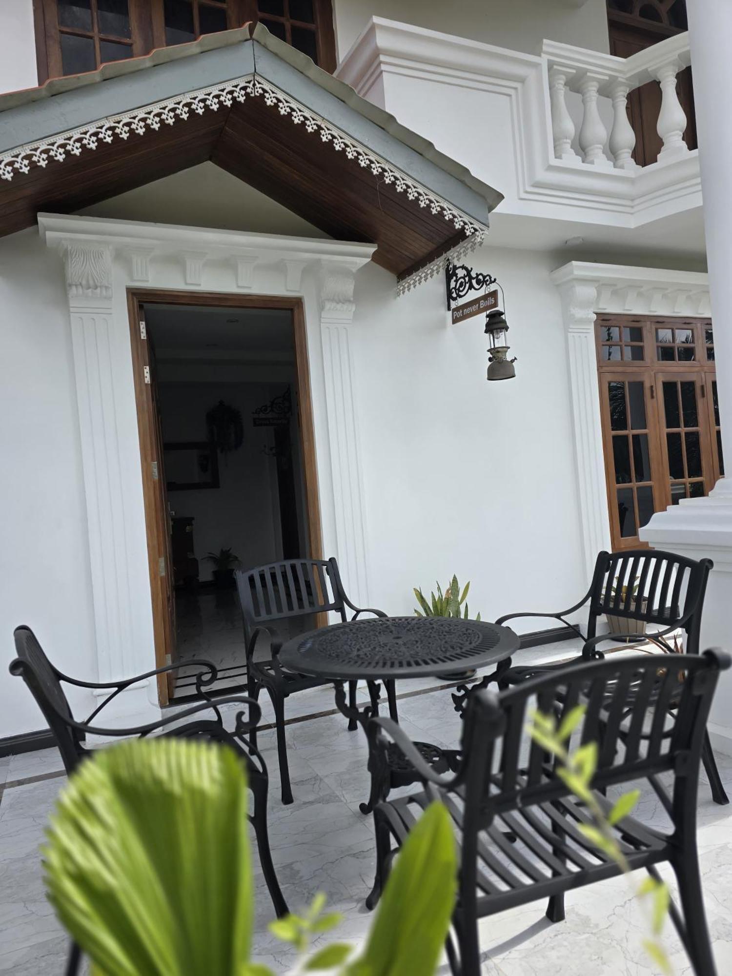 Munril Guest Apartment Jaffna Exterior photo