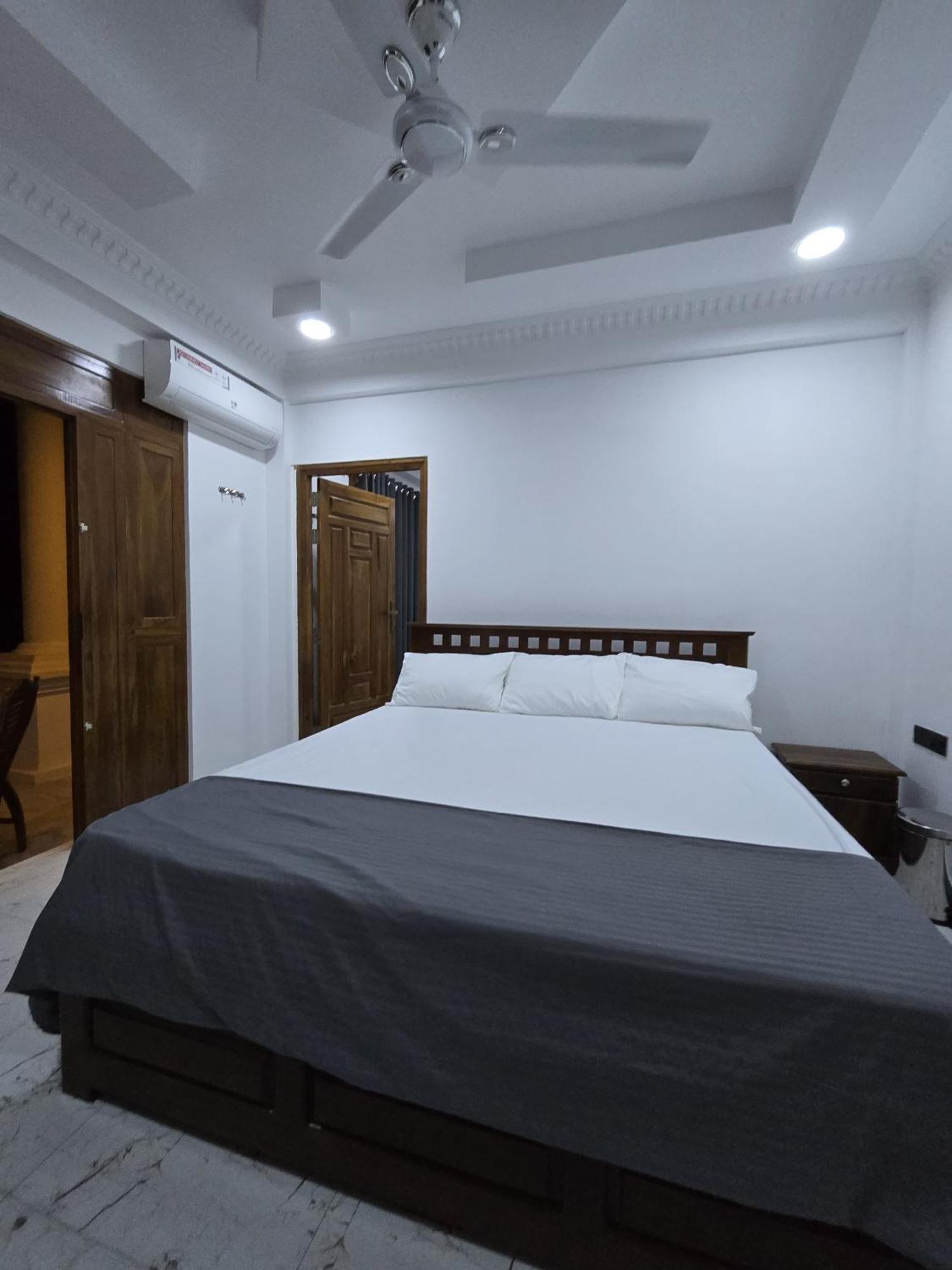 Munril Guest Apartment Jaffna Exterior photo